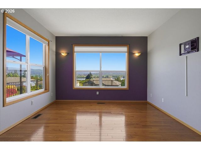 1615 7TH St, Columbia City, OR 97018