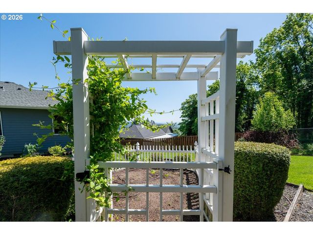 1615 7TH St, Columbia City, OR 97018