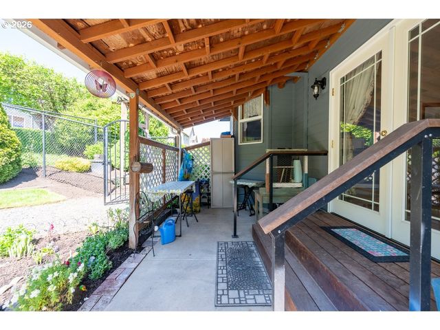 1615 7TH St, Columbia City, OR 97018