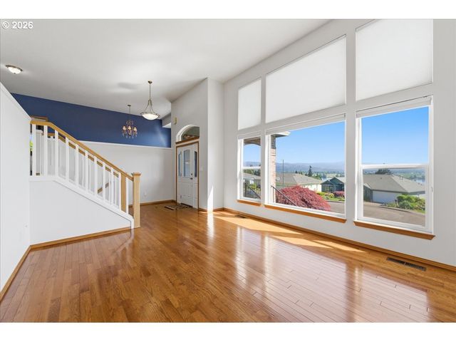 1615 7TH St, Columbia City, OR 97018