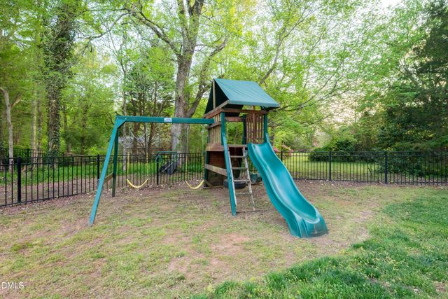 693 Hawthorne Place, Creedmoor, NC 27522