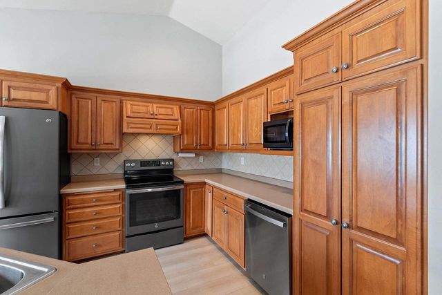 3950 AGATHA CHRISTIE AVENUE, De Pere, WI 54115