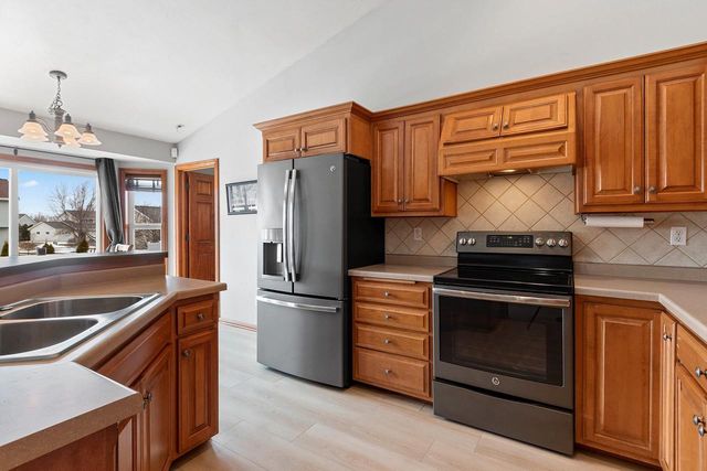 3950 AGATHA CHRISTIE AVENUE, De Pere, WI 54115