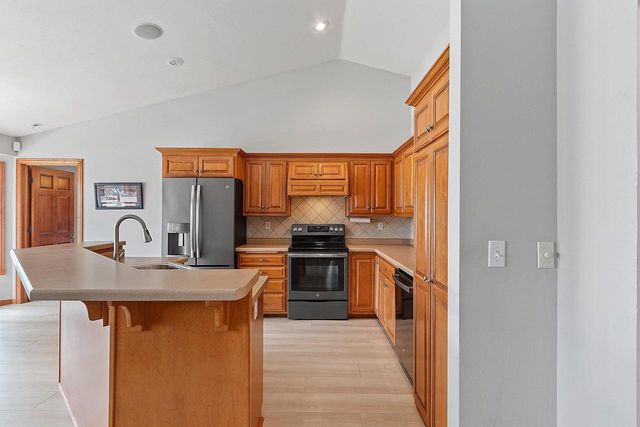 3950 AGATHA CHRISTIE AVENUE, De Pere, WI 54115