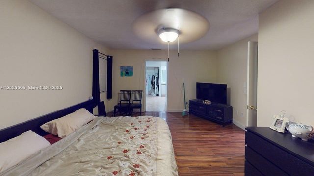 15552 SW 54th Ter, Miami, FL 33185