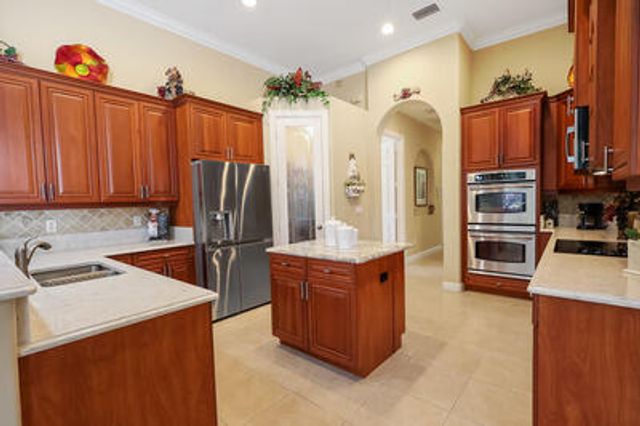 1720 Cassville Avenue, Vero Beach, FL 32966