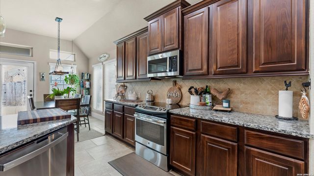 2137 Pioneer Pass, Seguin, TX 78155