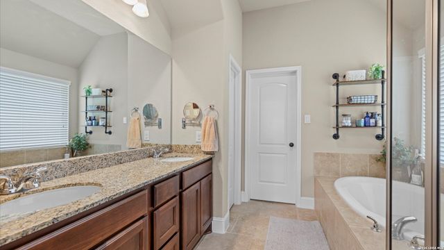 2137 Pioneer Pass, Seguin, TX 78155