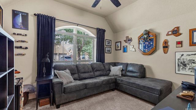 2137 Pioneer Pass, Seguin, TX 78155