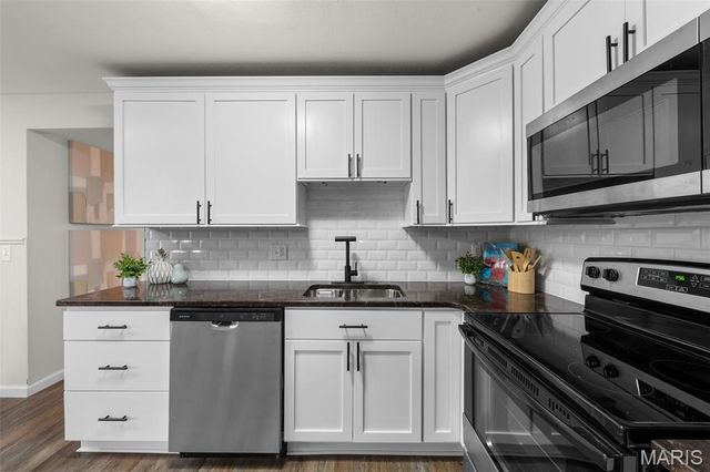 1646 Pepperwood Drive, St Louis, MO 63146