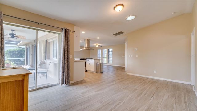 1128 SE 29TH TERRACE, Cape Coral, FL 33904