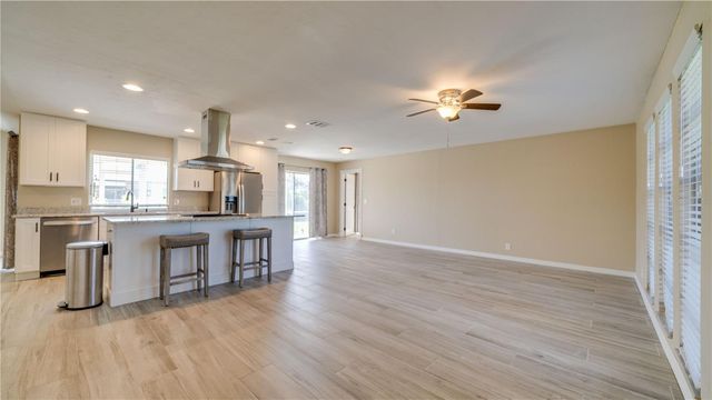 1128 SE 29TH TERRACE, Cape Coral, FL 33904