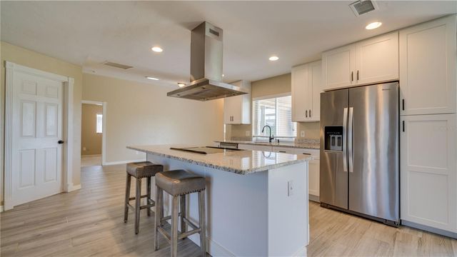 1128 SE 29TH TERRACE, Cape Coral, FL 33904