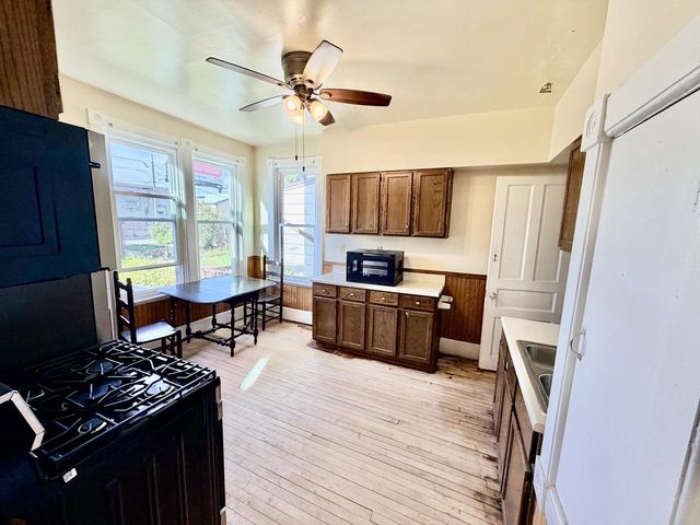 1216 Russell AVENUE, Milwaukee, WI 53207