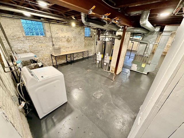 1216 Russell AVENUE, Milwaukee, WI 53207