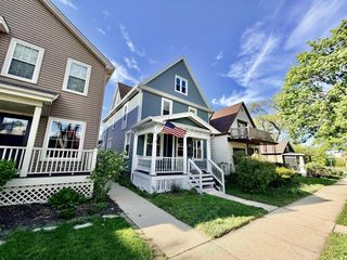 1216 Russell AVENUE, Milwaukee, WI 53207