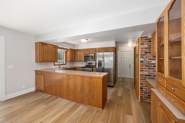 6914 Brooklyn Avenue, Grand Rapids, MI 49508
