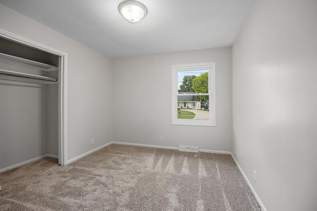 6914 Brooklyn Avenue, Grand Rapids, MI 49508