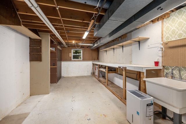 6914 Brooklyn Avenue, Grand Rapids, MI 49508