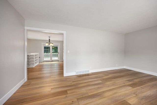 6914 Brooklyn Avenue, Grand Rapids, MI 49508