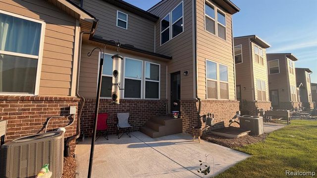 1360 Addison Circle, Commerce Twp, MI 48390