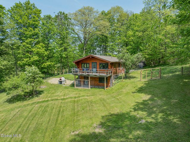 130 McMillan Road, Cambridge, NY 12816