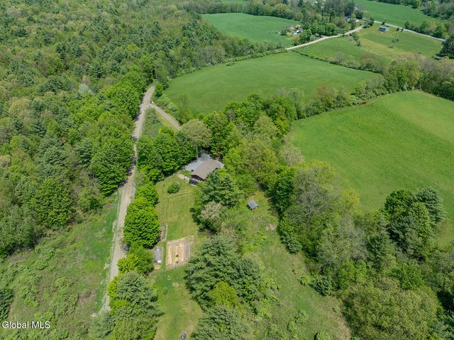 130 McMillan Road, Cambridge, NY 12816