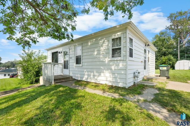 804 S Hawthorne Ave Avenue, Sioux Falls, SD 57104