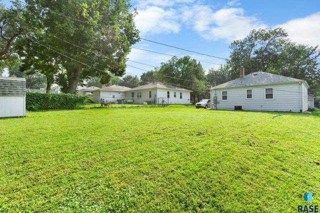 804 S Hawthorne Ave Avenue, Sioux Falls, SD 57104