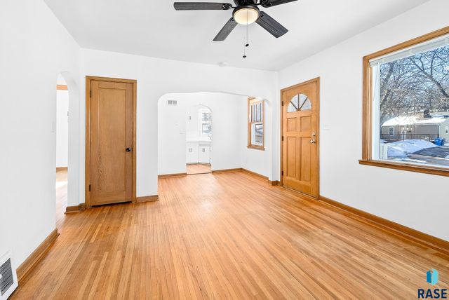 804 S Hawthorne Ave Avenue, Sioux Falls, SD 57104