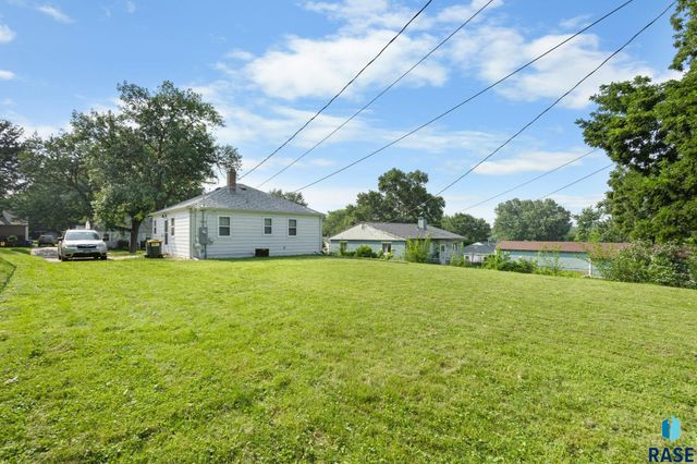 804 S Hawthorne Ave Avenue, Sioux Falls, SD 57104