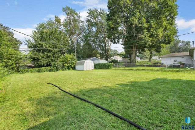 804 S Hawthorne Ave Avenue, Sioux Falls, SD 57104