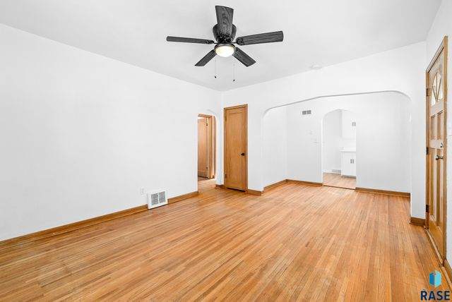 804 S Hawthorne Ave Avenue, Sioux Falls, SD 57104