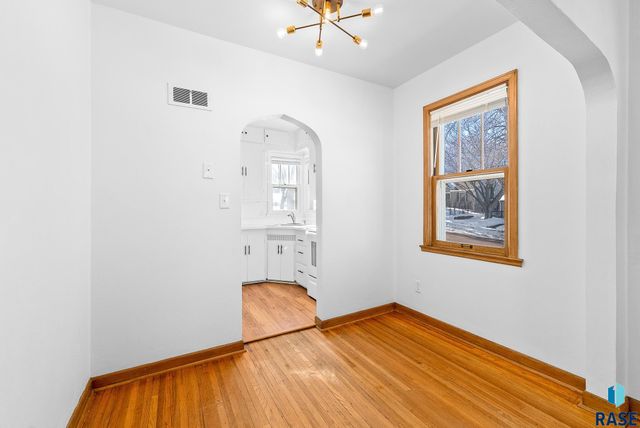 804 S Hawthorne Ave Avenue, Sioux Falls, SD 57104