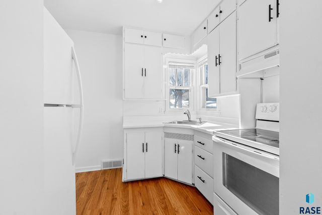 804 S Hawthorne Ave Avenue, Sioux Falls, SD 57104