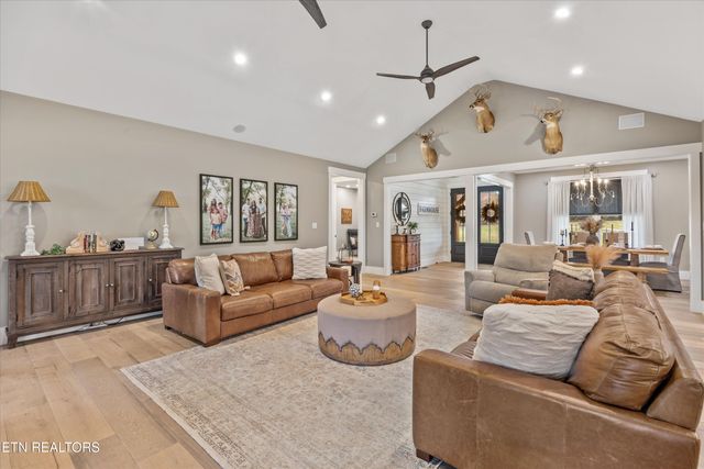 1419 Graves Rd, Strawberry Plains, TN 37871