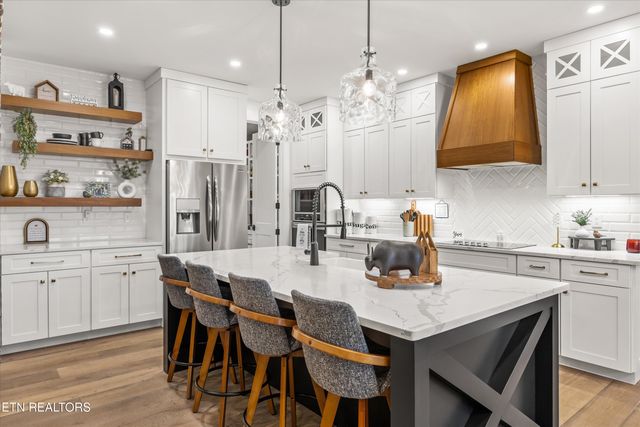 1419 Graves Rd, Strawberry Plains, TN 37871