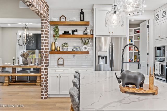 1419 Graves Rd, Strawberry Plains, TN 37871