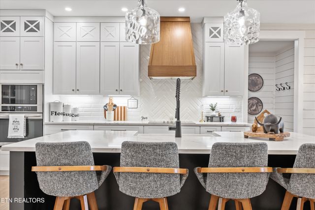 1419 Graves Rd, Strawberry Plains, TN 37871