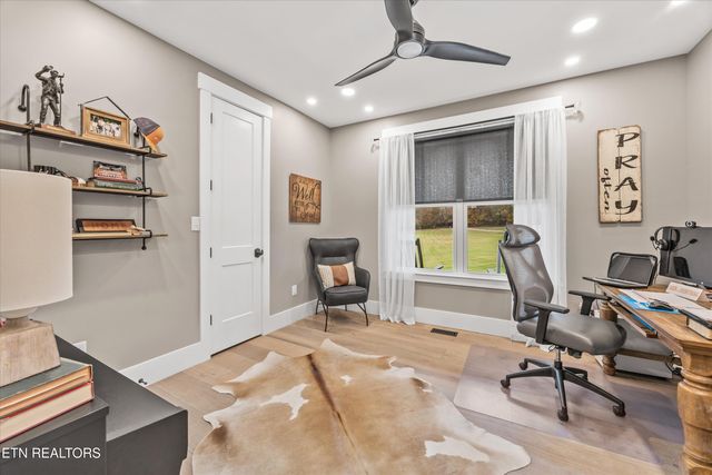 1419 Graves Rd, Strawberry Plains, TN 37871