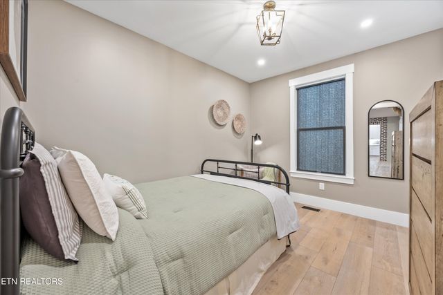 1419 Graves Rd, Strawberry Plains, TN 37871