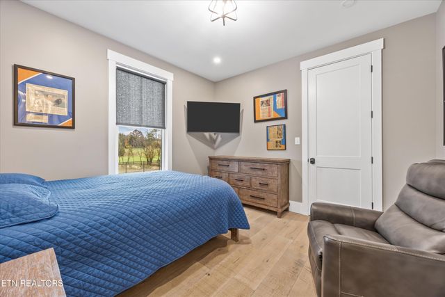 1419 Graves Rd, Strawberry Plains, TN 37871