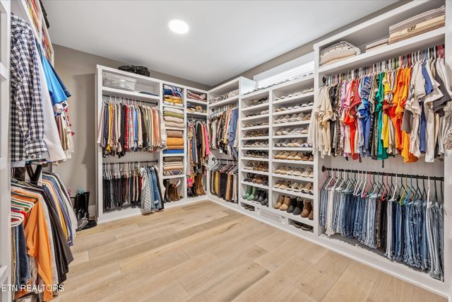 1419 Graves Rd, Strawberry Plains, TN 37871