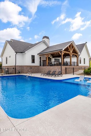 1419 Graves Rd, Strawberry Plains, TN 37871