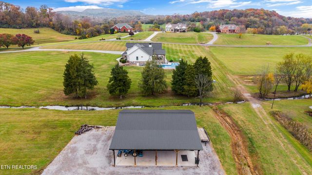 1419 Graves Rd, Strawberry Plains, TN 37871