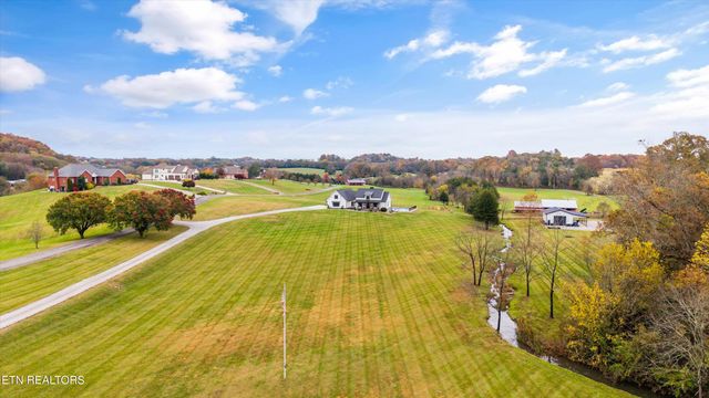 1419 Graves Rd, Strawberry Plains, TN 37871
