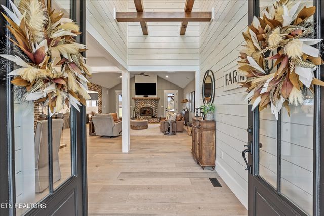 1419 Graves Rd, Strawberry Plains, TN 37871