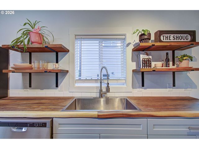 1923 G St, Washougal, WA 98671