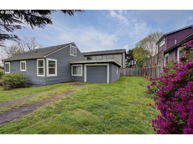 1923 G St, Washougal, WA 98671