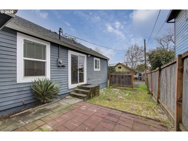 1923 G St, Washougal, WA 98671